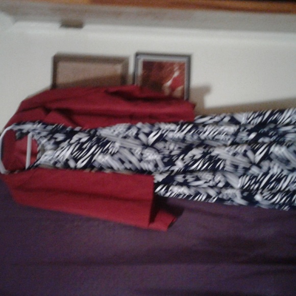 Dresses - Picture 5 of 8